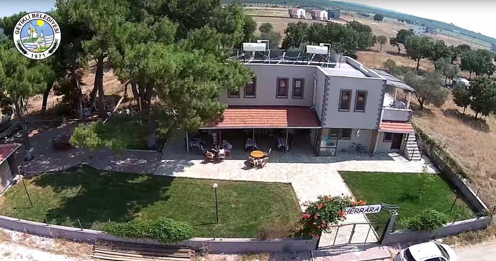 Geyikli Herrara Bagian luar foto