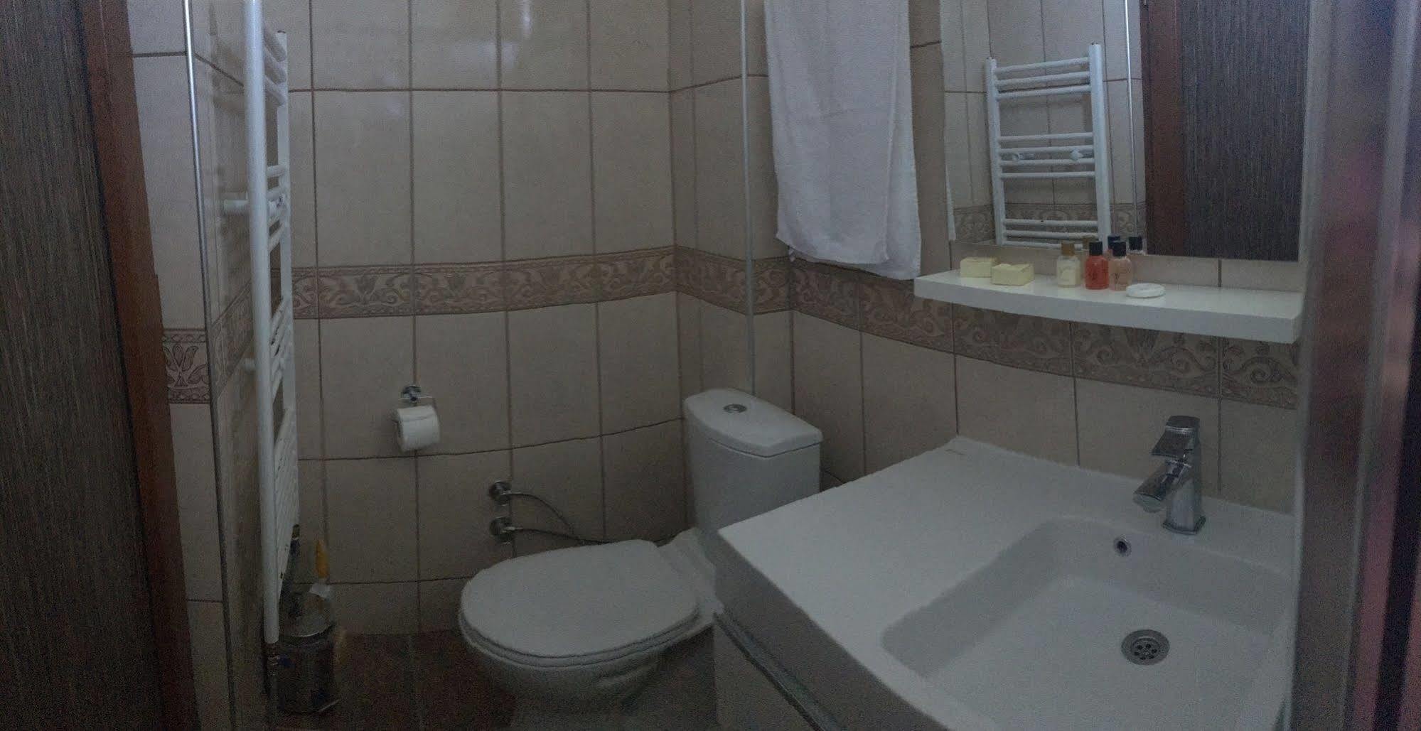 Geyikli Herrara Bagian luar foto