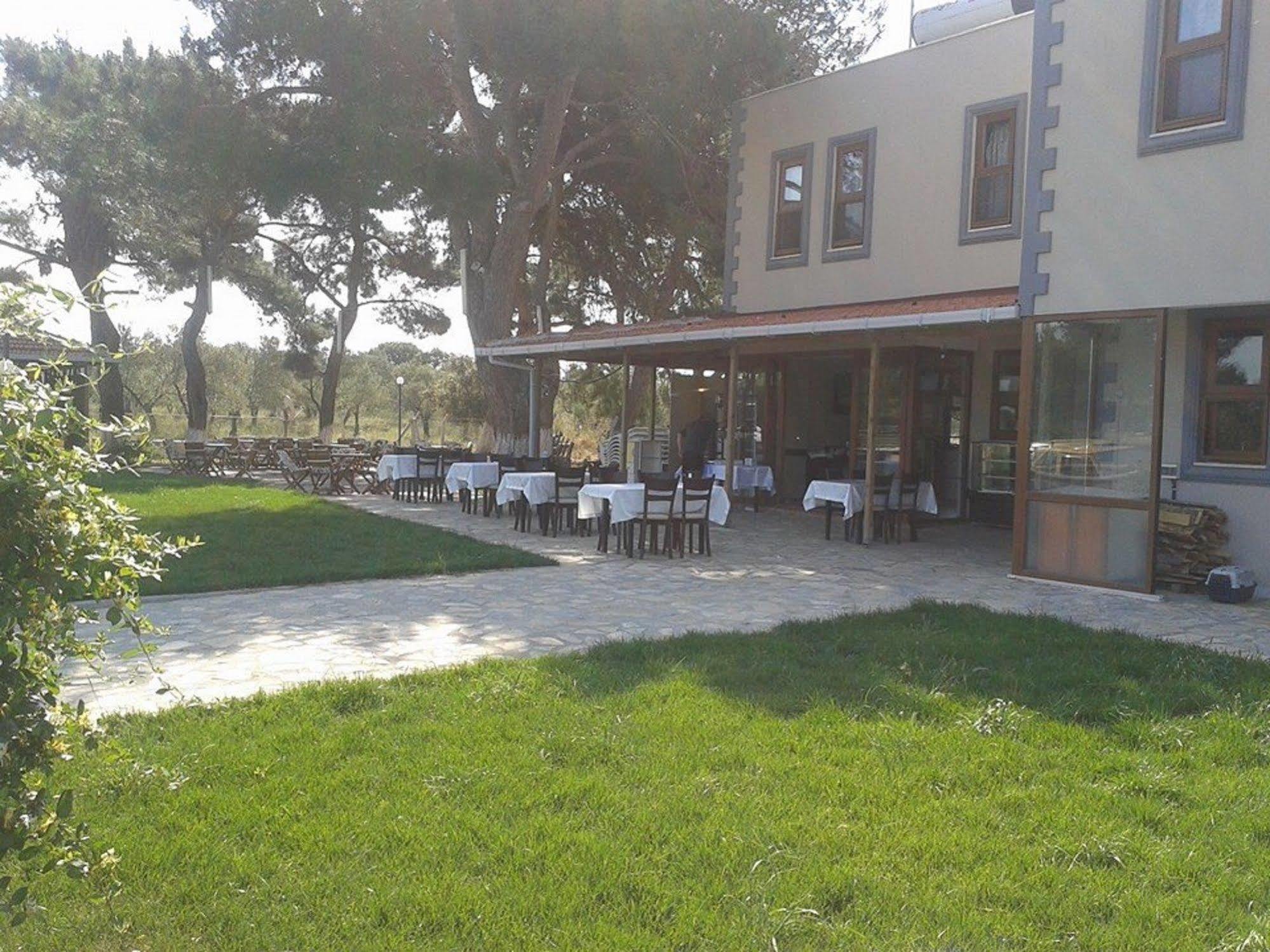 Geyikli Herrara Bagian luar foto
